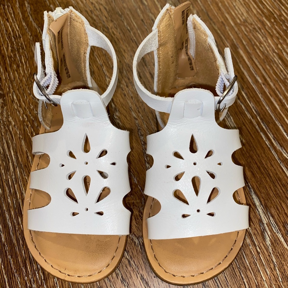 Cat and Jack girls size 6 sandals